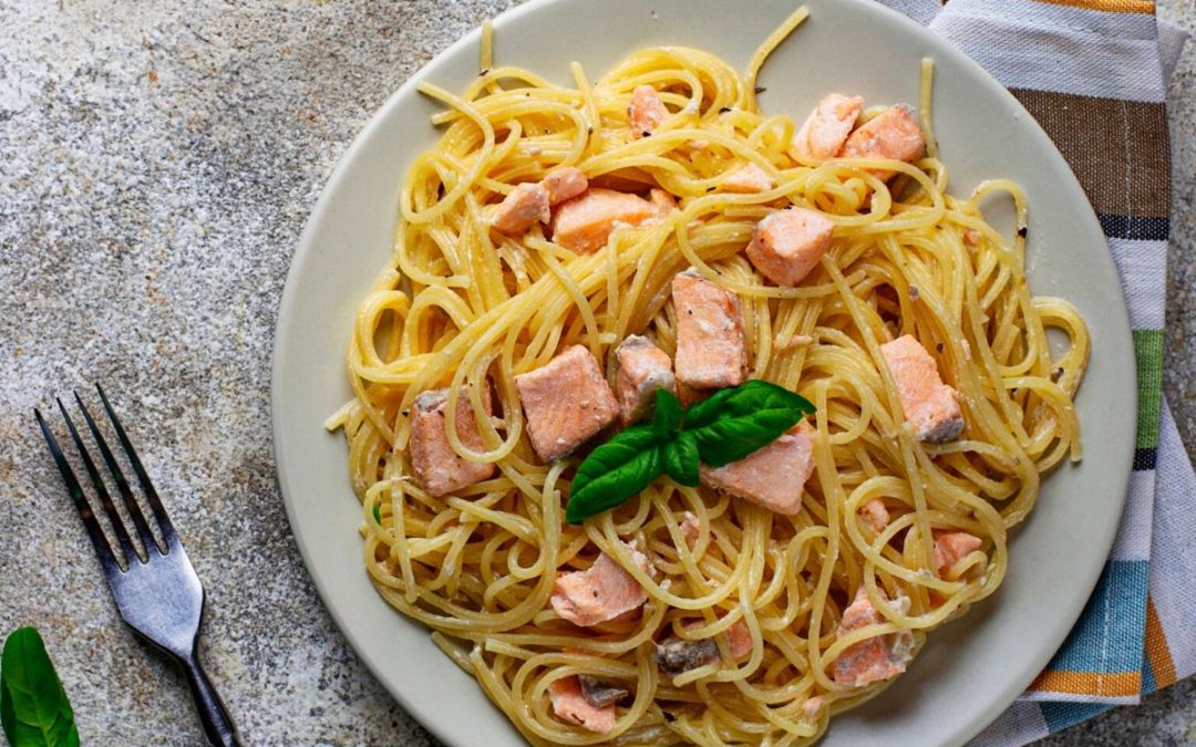 Spaghetti al salmone e finocchietto selvatico al profumo di limone
